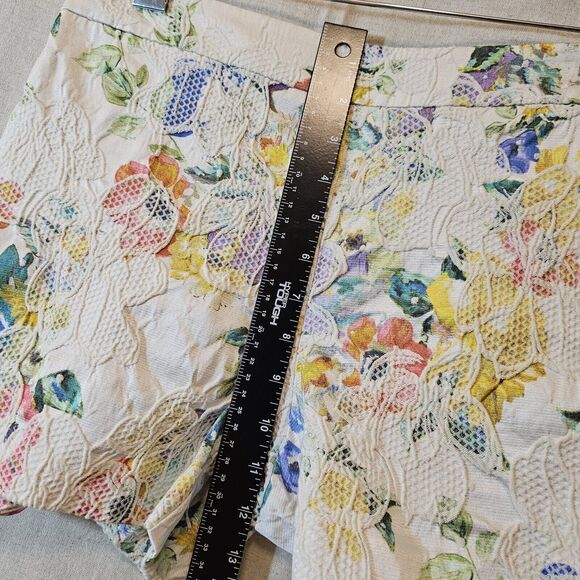 Elevenses Shorts Anthropologie 4 Catalonia Lace Floral Textured Button Side - Picture 10 of 16